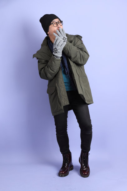 五十年代穿着冬装的男人图片下载