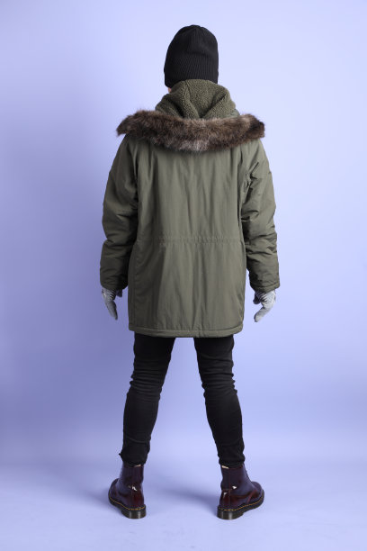 五十年代穿着冬装的男人图片下载