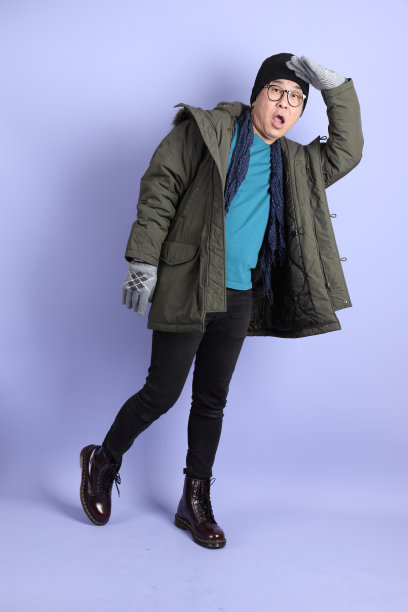 五十年代穿着冬装的男人图片下载