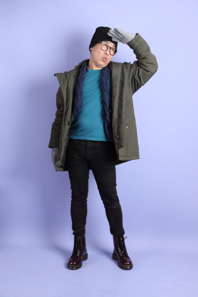 五十年代穿着冬装的男人图片下载