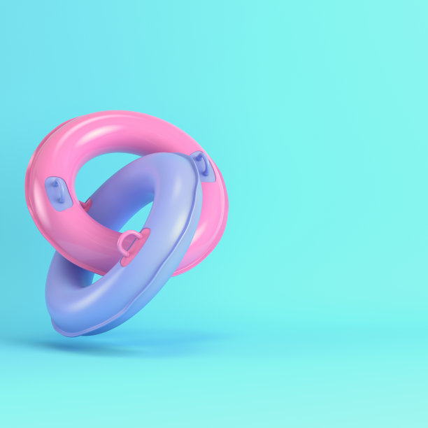 两个交叉充气救生圈在明亮的蓝色背景在柔和的颜色图片下载