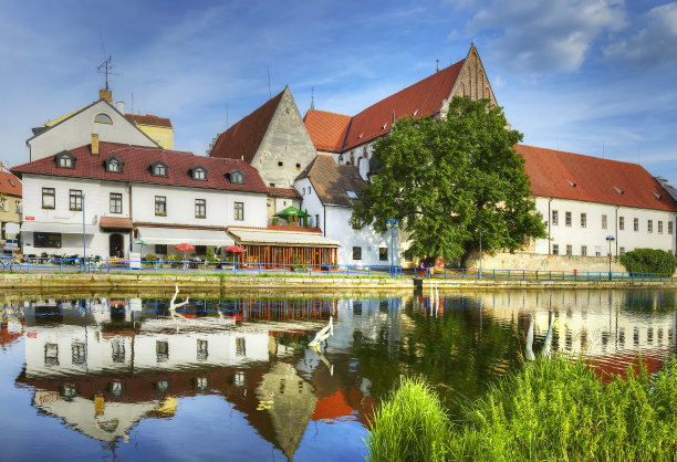 布德约维什-捷克共和国历史悠久的市中心图片下载