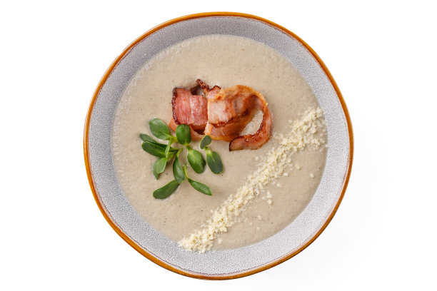 奶油蘑菇汤与培根在白色背景工作室食品照片1图片下载