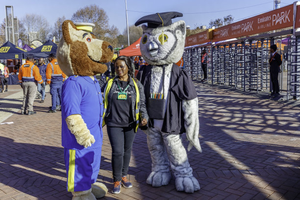 曼德拉日雄狮橄榄球队主场的吉祥物图片下载