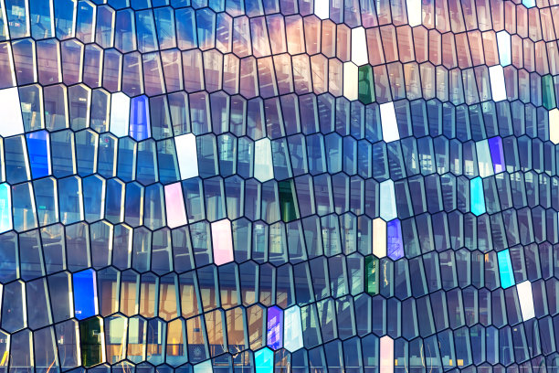 雷克雅未克老港口的哈尔帕音乐厅和会议中心。图片下载