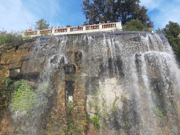 美丽的法国，美丽的瀑布，人们图片下载