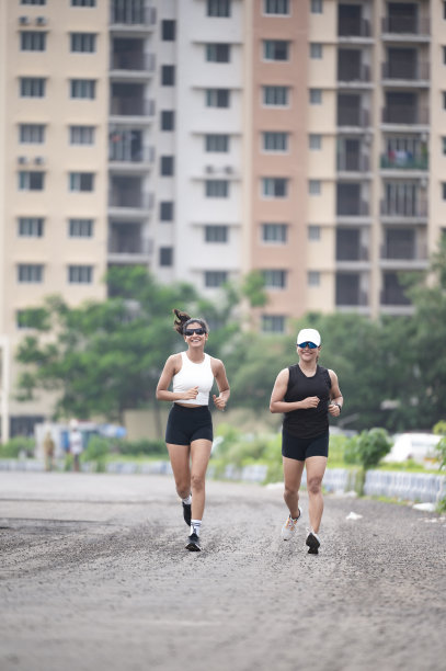 在城里晨跑图片下载