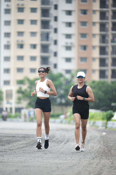 在城里晨跑图片下载