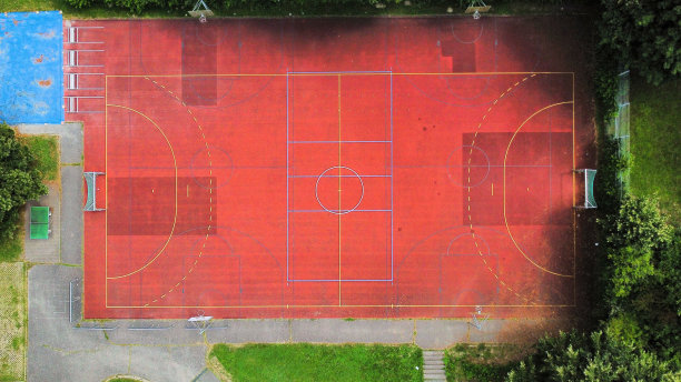 篮球场鸟瞰图图片下载