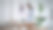 在水疗中心大堂等待检查物品的女士。周到的客户来瑜伽健身图片下载