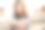 快乐的年轻女孩的全尺寸照片躺在地板上写笔记本蓝色衬衫享受生活的新公寓房间灯光房子公寓室内图片下载