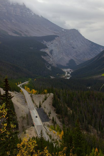 93号公路美丽的冰原公园路，加拿大。图片下载