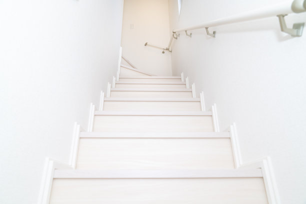 新房子里的楼梯照片图片下载