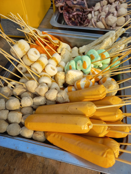 香肠、肉丸和其他街头小吃图片下载