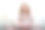 漂亮的年轻女孩的照片写笔记本穿睡衣明亮的室内卧室公寓室内图片下载
