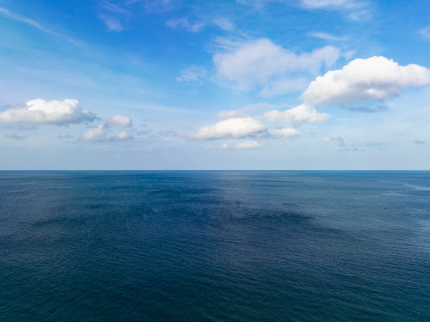无人机的海浪鸟瞰波的照片，波的背景图片下载
