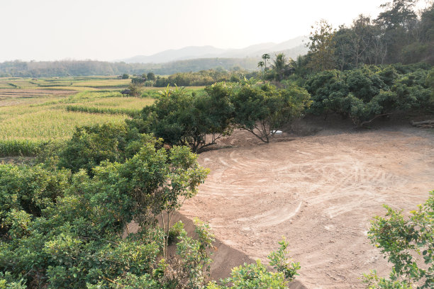 泰国南省土地和土壤回填的鸟瞰图。图片下载