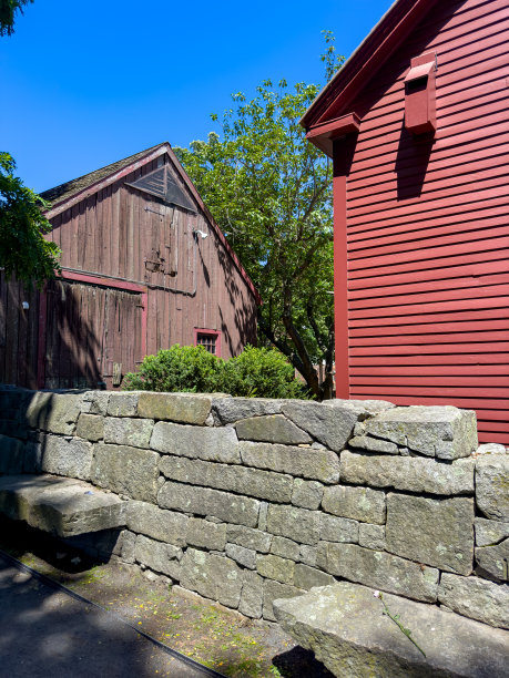 塞勒姆，马萨诸塞州，美国老建筑和石墙的照片，历史悠久的女巫小径镇图片下载