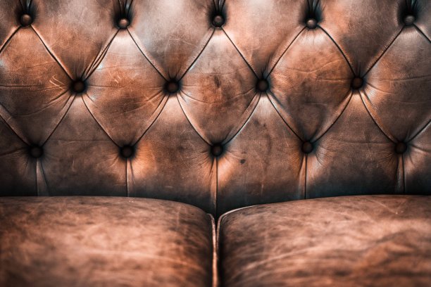 旧沙发的全画幅照片图片下载