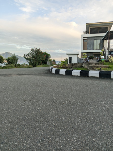 别墅里安静的街景图片下载