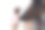 剪短的女人拿着头发的图片图片下载