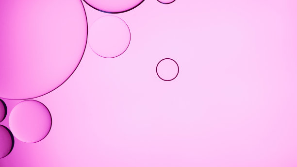 抽象粉红色的油泡沫在一个白色的背景创意设计和艺术项目图片下载