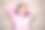 照片中可爱可爱的女孩女儿躺在地板柔软的地毯上睡觉，手放在脑后，从家里在室内教育图片下载