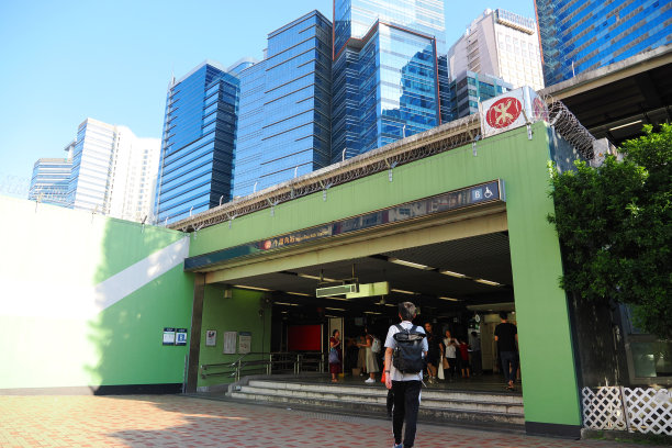 香港九龙牛头角地铁站B出口图片下载