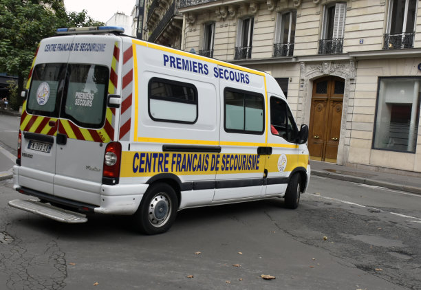 法国，法国急救车中心，急救车图片下载
