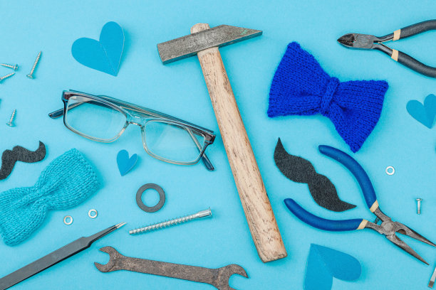 父亲节快乐的概念。集手工工具、领带、零配件、传统符号图片下载