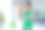 性感强壮的女士穿着运动装，展示手臂肌肉训练课，在家里微笑的照片图片下载