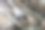 在每个男人的车库里拍摄不同的必要工具和零件的特写照片。汽车检查和汽车服务店的概念。车间的墙上挂着各种各样的工具，尤其是扳手。图片下载