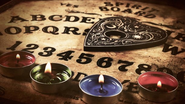 巫术精神游戏通灵板和火图片下载