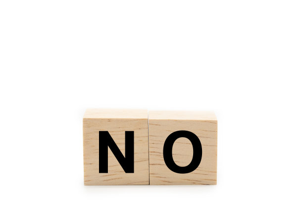 没有文字的木块。图片下载