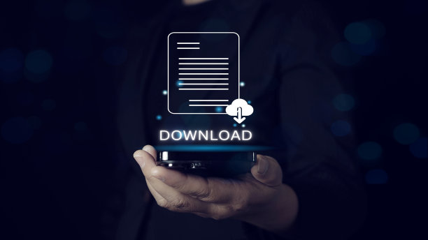 商人使用智能手机下载组织信息或文件。云存储技术，备份网络安全系统。商人使用平板电脑和触摸文件夹图标。图片下载