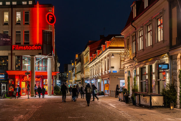 瑞典哥德堡市中心Filmstaden电影院的夜景图片下载