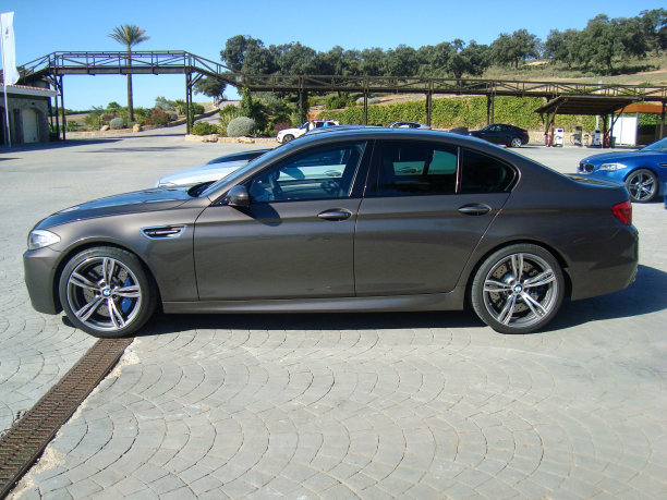 宝马:M5图片下载