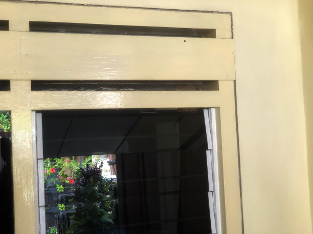 老房子窗户的照片图片下载