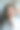 年轻美丽的女人用木梳梳着她的长发。自我保健。图片下载