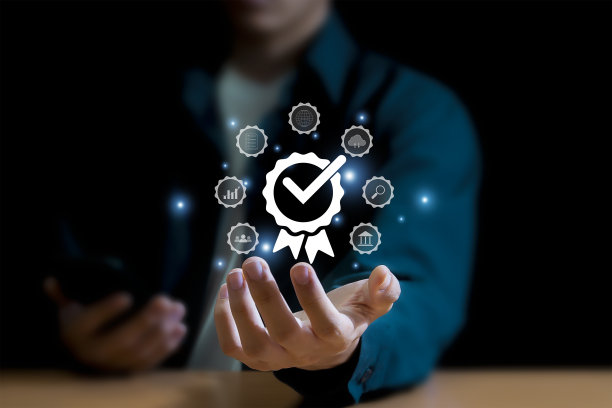 商人的双手显示出最好的服务质量保证，保证，标准图片下载