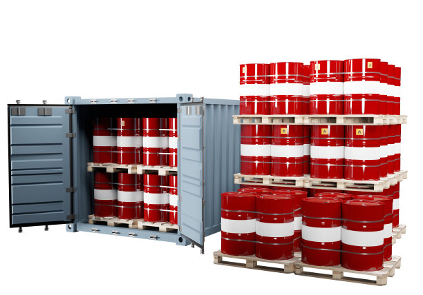装有燃料的海运集装箱。油桶放在托盘上。用货物集装箱运输汽油。石油产品。燃料桶已准备好运输。隔油海运集装箱。三维图像图片下载
