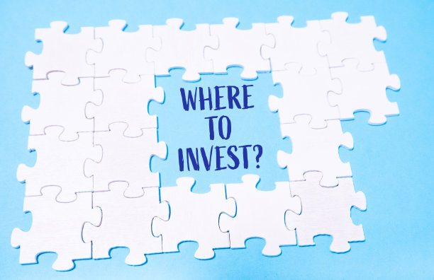 中间写着“在哪里投资”的字谜图片下载