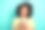 照片中开朗漂亮的女士穿着黄色t恤喝茶，看起来空旷孤立的蓝绿色背景图片下载