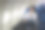 和蔼可亲的年轻商人望着飞机窗外，用纸杯喝咖啡图片下载