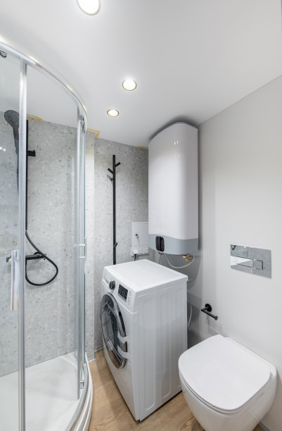 明亮优雅的现代浴室室内设计淋浴，白色水槽。白墙，洗衣机，LED灯。图片下载