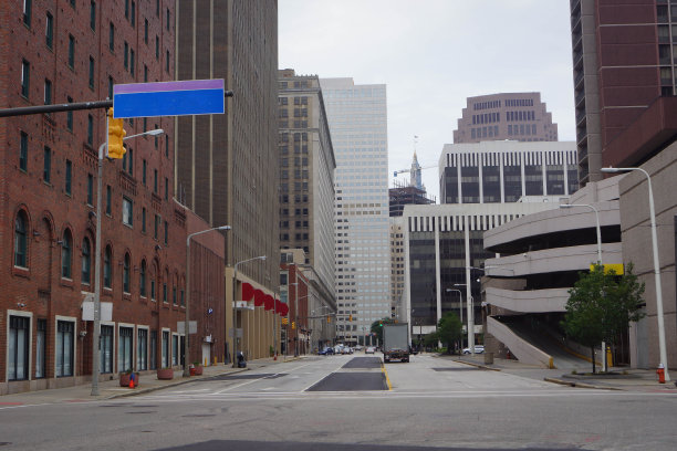 克利夫兰市中心的照片，俄亥俄州的一个主要城市，美国，与商业建筑和美国建筑图片下载