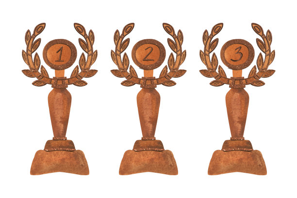 一套闪亮的杯子分别代表第一、第二和第三名。比赛获胜者的奖品。象征成功、好运和成就。孤立的水彩插图在白色的背景。剪纸艺术图片下载