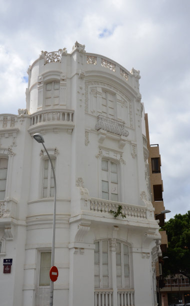 圣克鲁斯特内里费市殖民时期建筑的立面图片下载