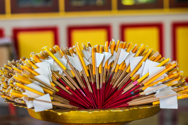 泰国寺庙里的香的图片。图片下载