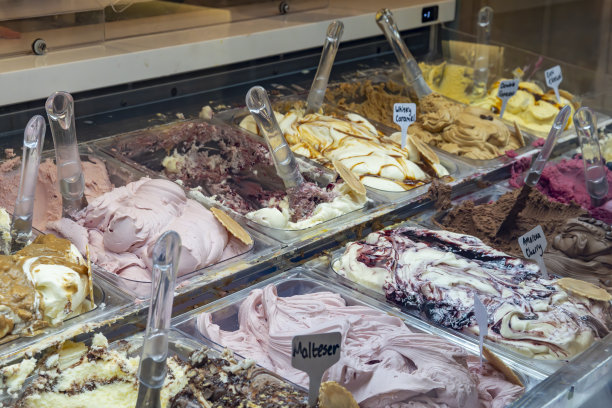 售货亭里的冰淇淋容器图片下载